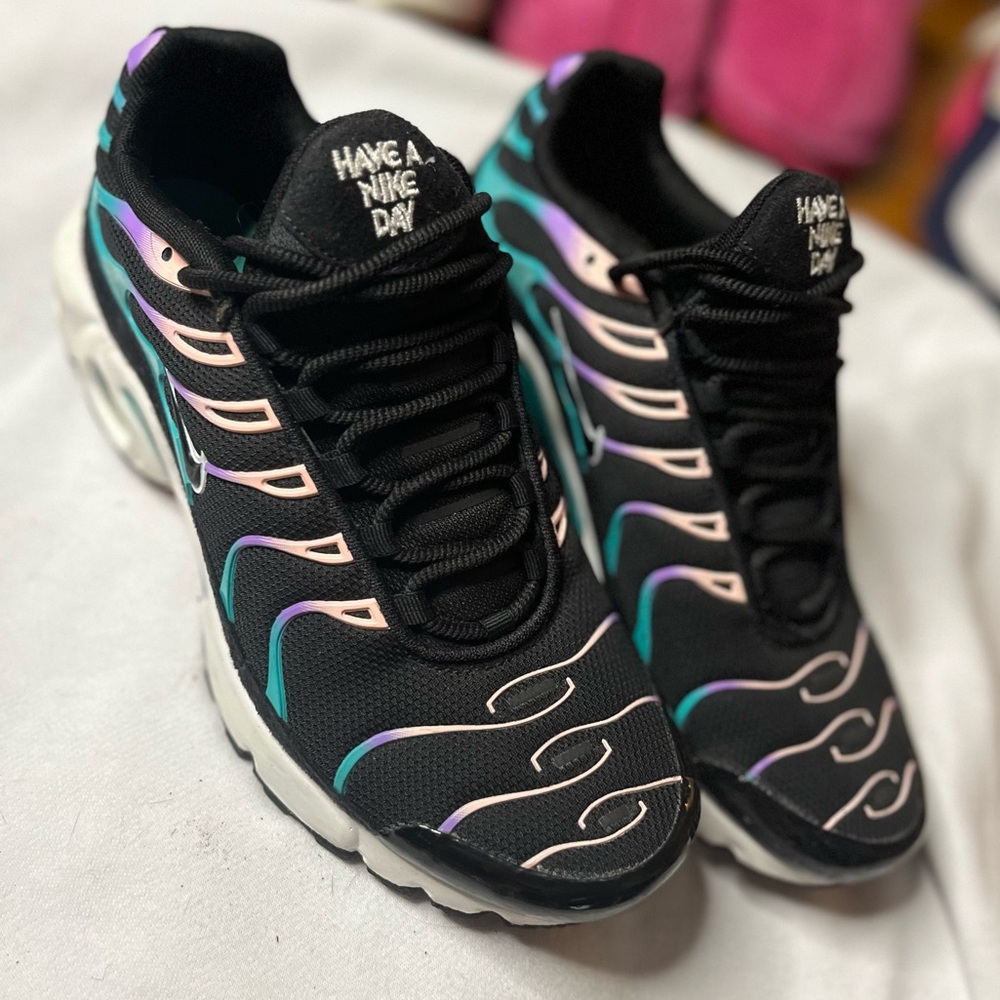 Air max plus ‘Have a Nike Day’